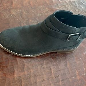 Clarks booties 9 black
